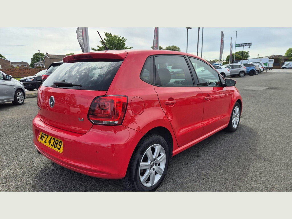 Volkswagen Polo Match Edition Red #4
