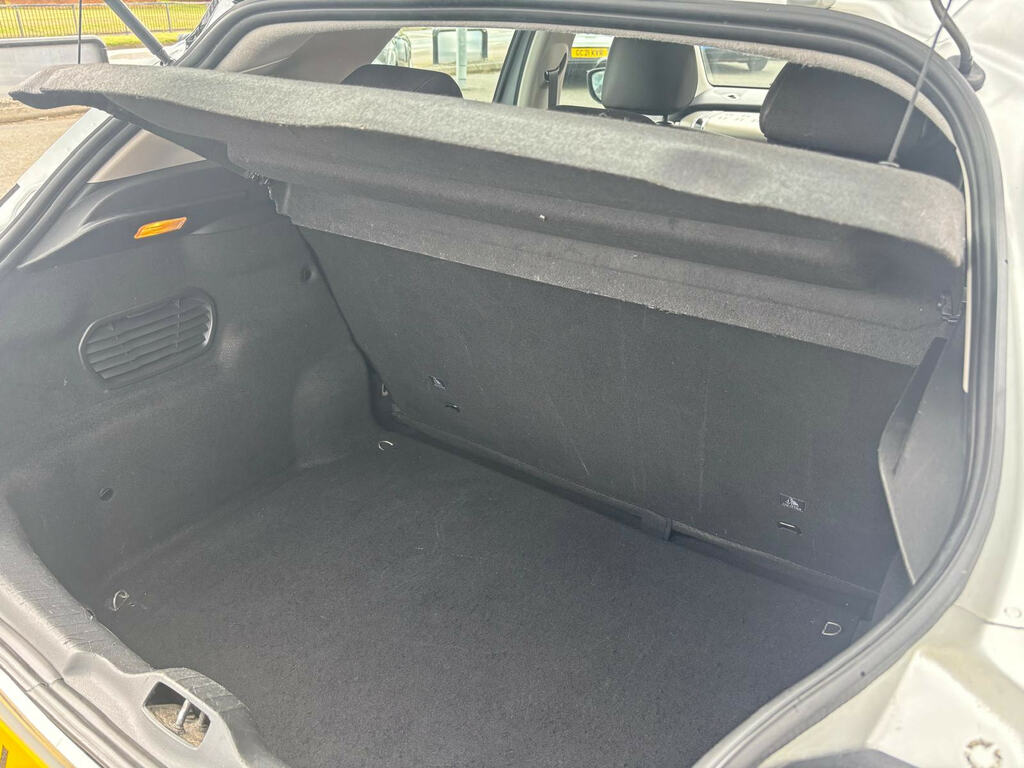 Citroen C4 Cactus  Red #13