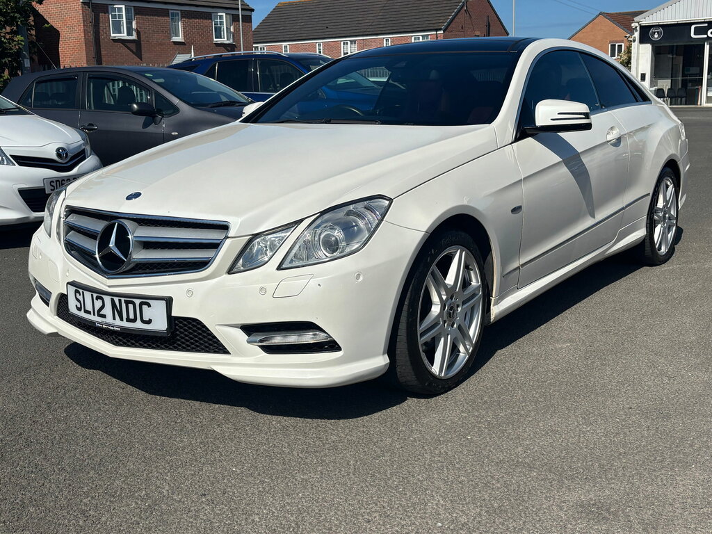 Mercedes-Benz E Class E Class Saloon White #6