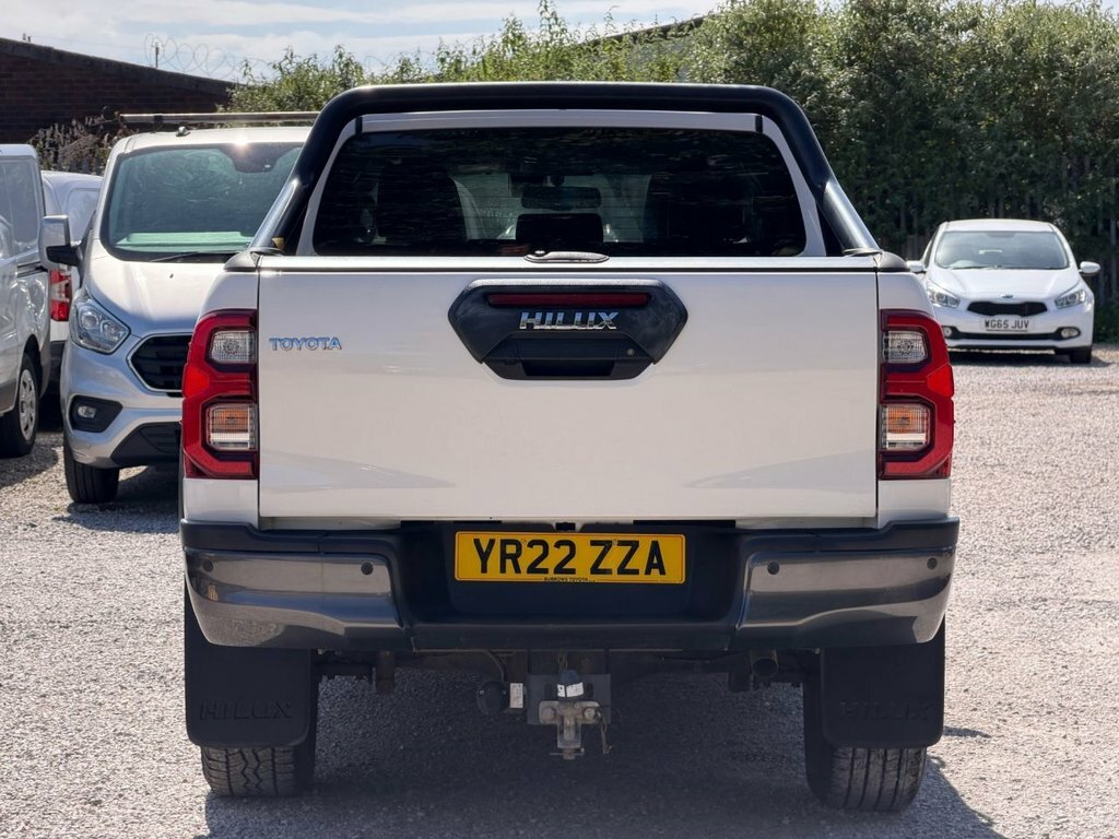 Toyota HILUX 2.8L Invincible X YR22ZZA White #3