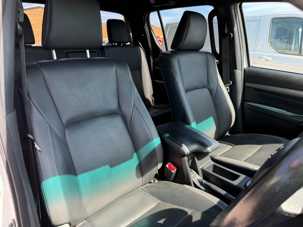 Toyota HILUX 2.8L Invincible X YR22ZZA White #6