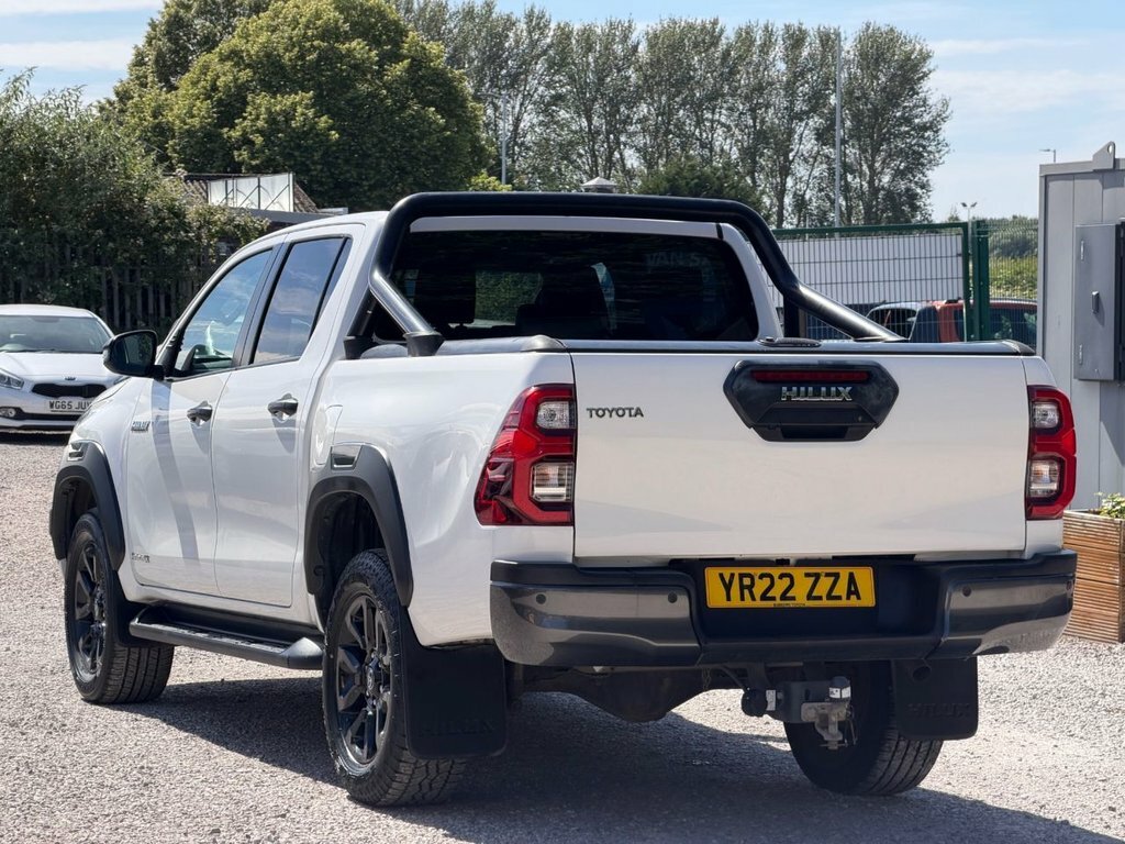 Toyota HILUX 2.8L Invincible X YR22ZZA White #4