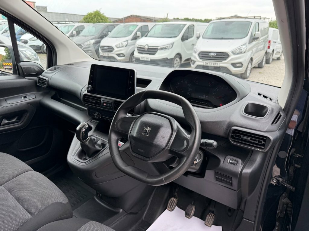 Peugeot Partner 1.5L Professional CA21NLC Black #5