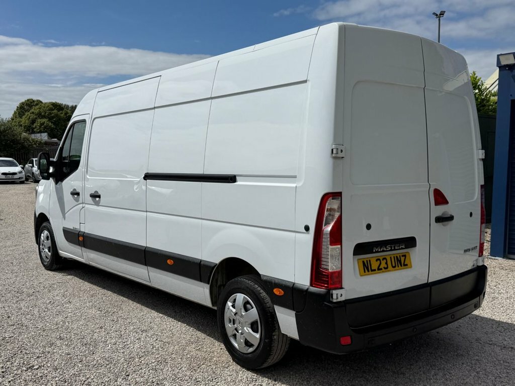 Renault Master Lm35dci 135 Business Medium Roof Van White #12