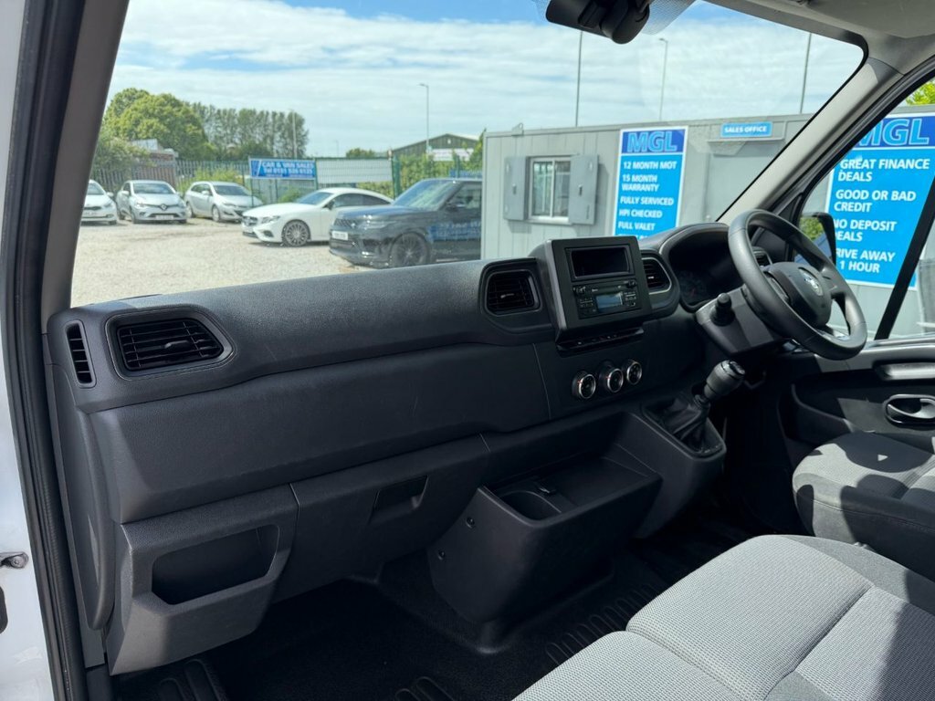 Renault Master Lm35dci 135 Business Medium Roof Van White #23