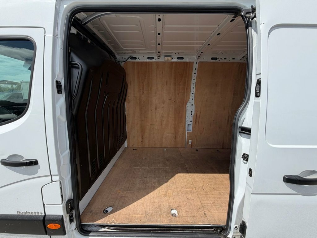 Renault Master Lm35dci 135 Business Medium Roof Van White #21
