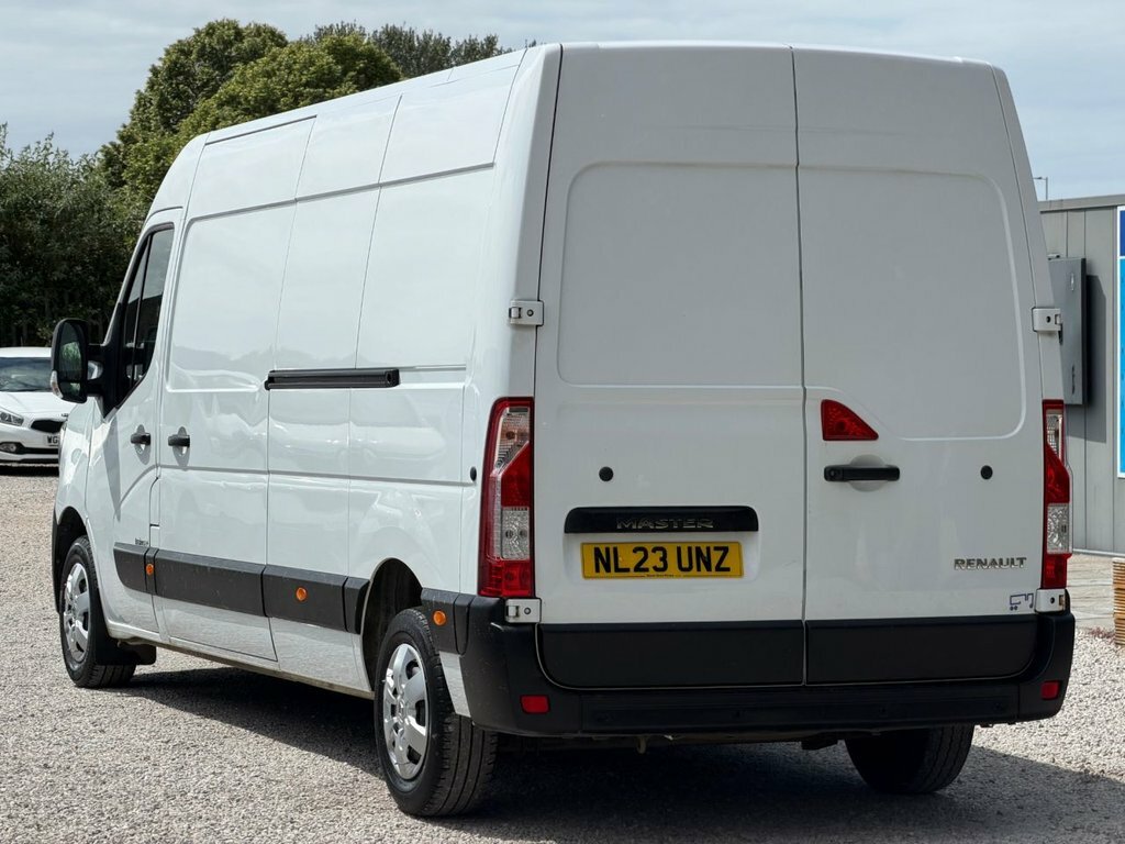 Renault Master Lm35dci 135 Business Medium Roof Van White #13