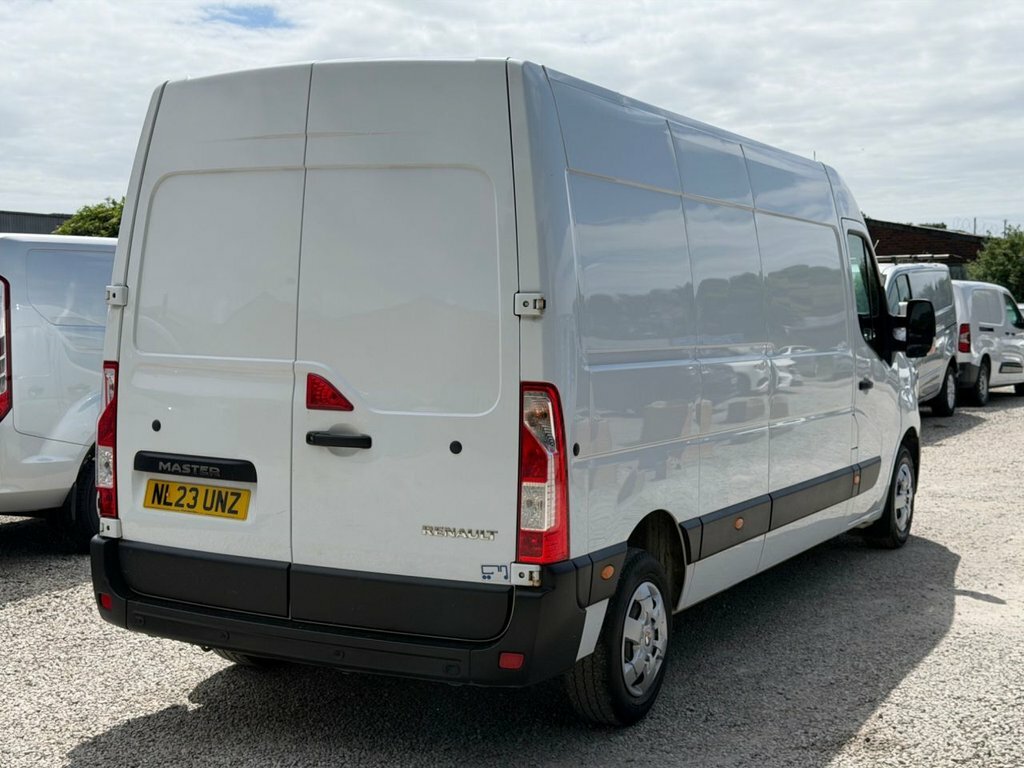 Renault Master Lm35dci 135 Business Medium Roof Van White #11