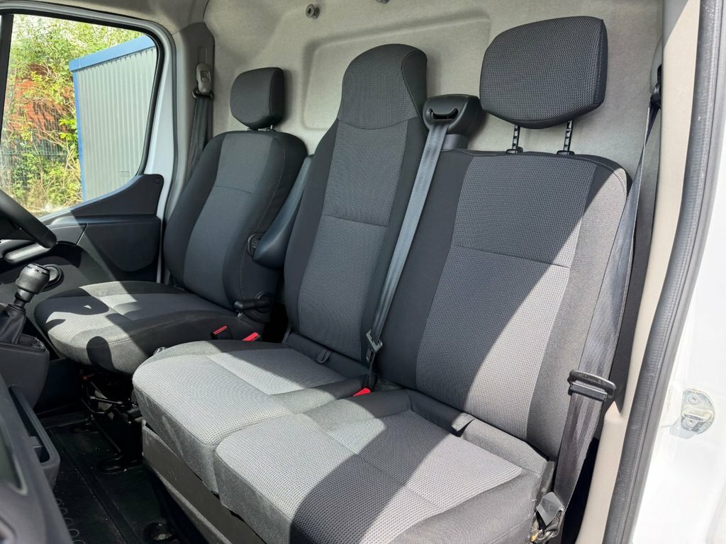Renault Master Lm35dci 135 Business Medium Roof Van White #26