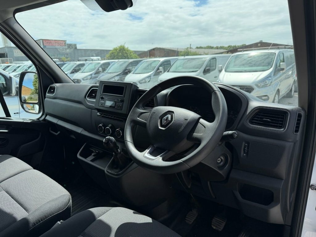 Renault Master Lm35dci 135 Business Medium Roof Van White #15