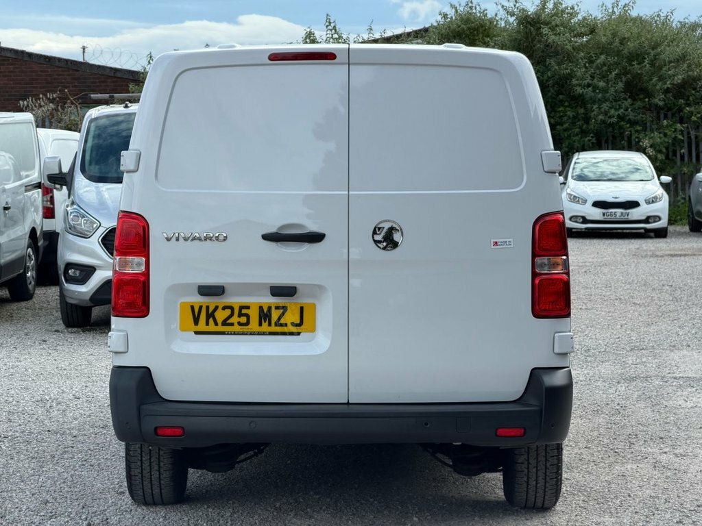 Vauxhall Vivaro 2L Prime 6Dr White #3