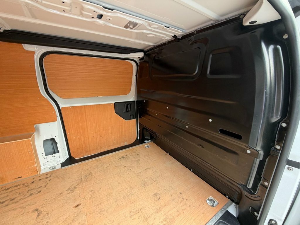 Vauxhall Vivaro 2.0 Turbo D Pro Xl Panel Van 6Dr Lwb Silver #7