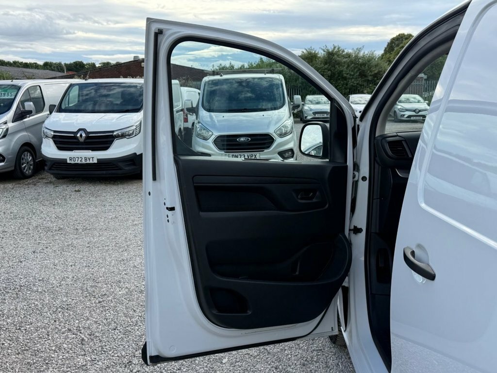 Vauxhall Vivaro 2.0 Turbo D Pro Xl Panel Van 6Dr Lwb Silver #41