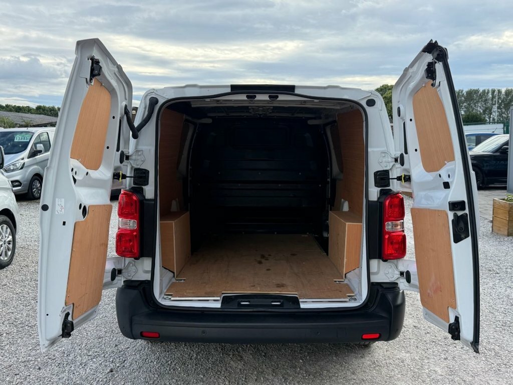 Vauxhall Vivaro 2.0 Turbo D Pro Xl Panel Van 6Dr Lwb Silver #43