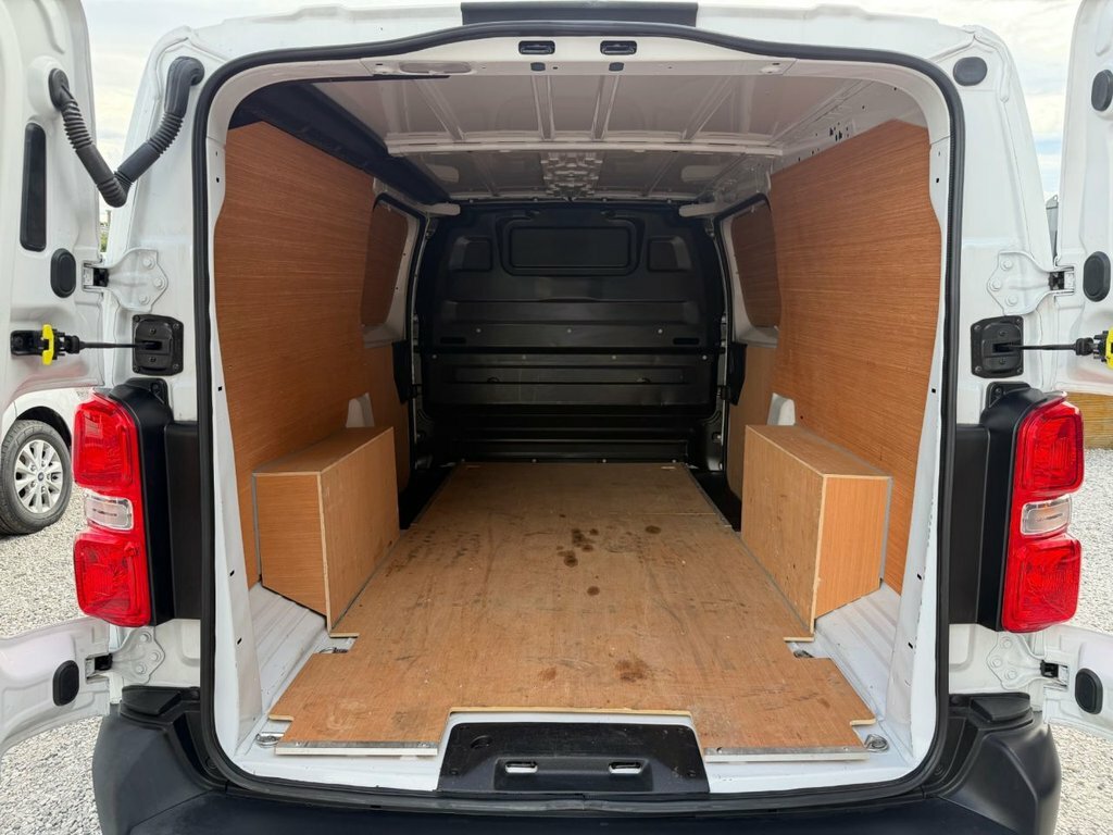 Vauxhall Vivaro 2.0 Turbo D Pro Xl Panel Van 6Dr Lwb Silver #10