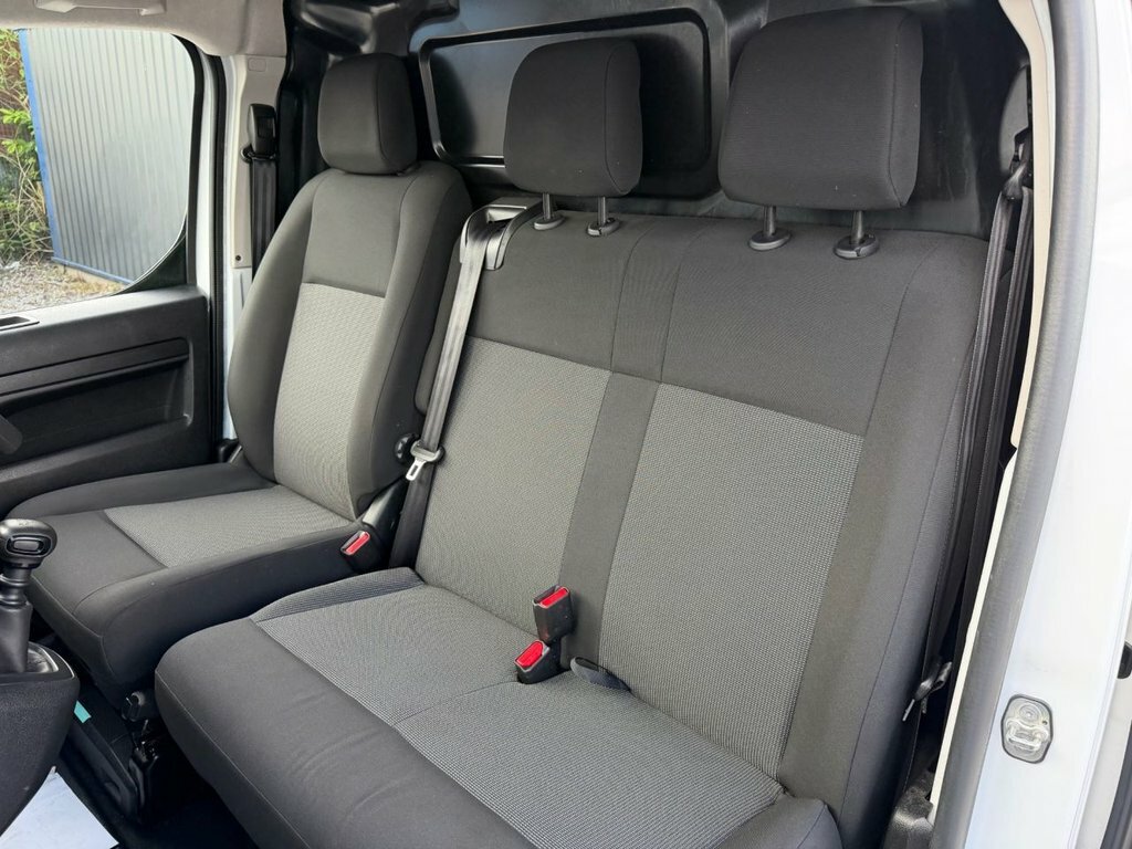 Vauxhall Vivaro 2.0 Turbo D Pro Xl Panel Van 6Dr Lwb Silver #33