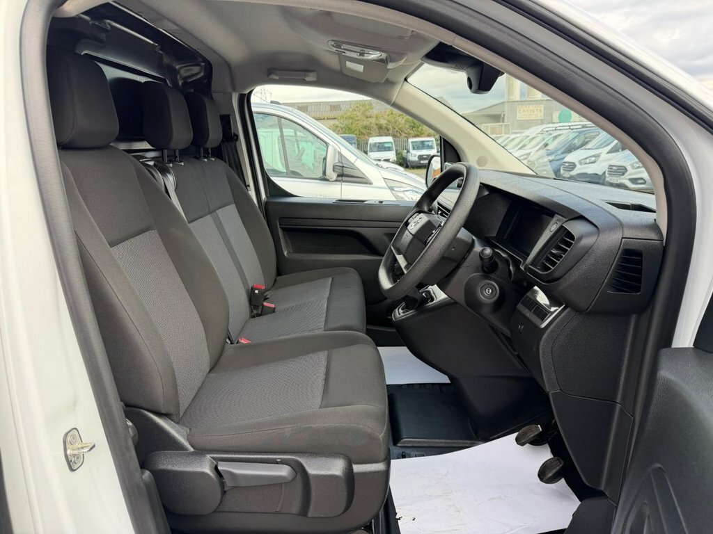 Vauxhall Vivaro 2.0 Turbo D Pro Xl Panel Van 6Dr Lwb Silver #18
