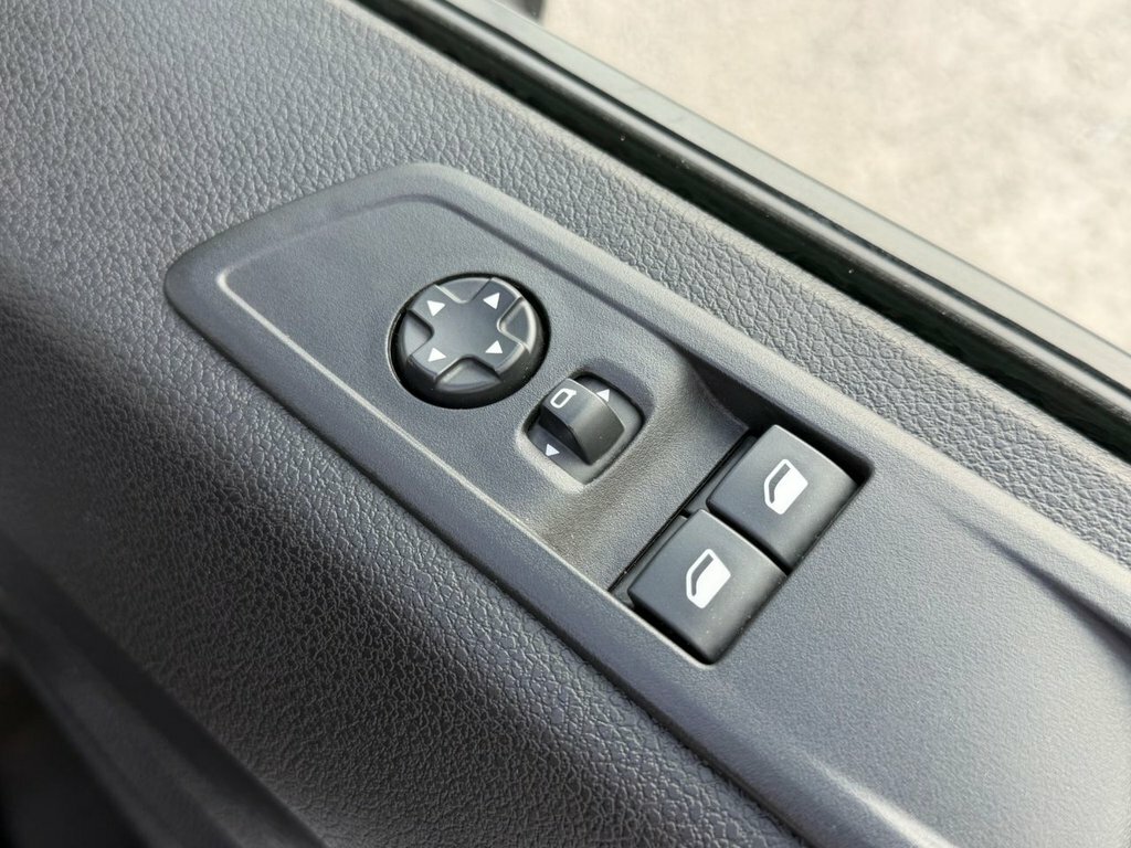 Vauxhall Vivaro 2.0 Turbo D Pro Xl Panel Van 6Dr Lwb Silver #32