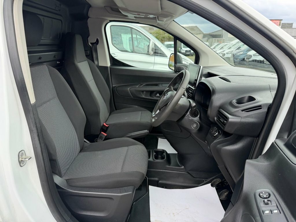 Vauxhall Combo Sportive Black #20