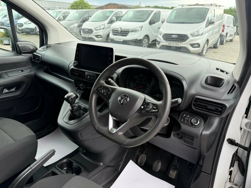 Vauxhall Combo 1.5L Prime White #5
