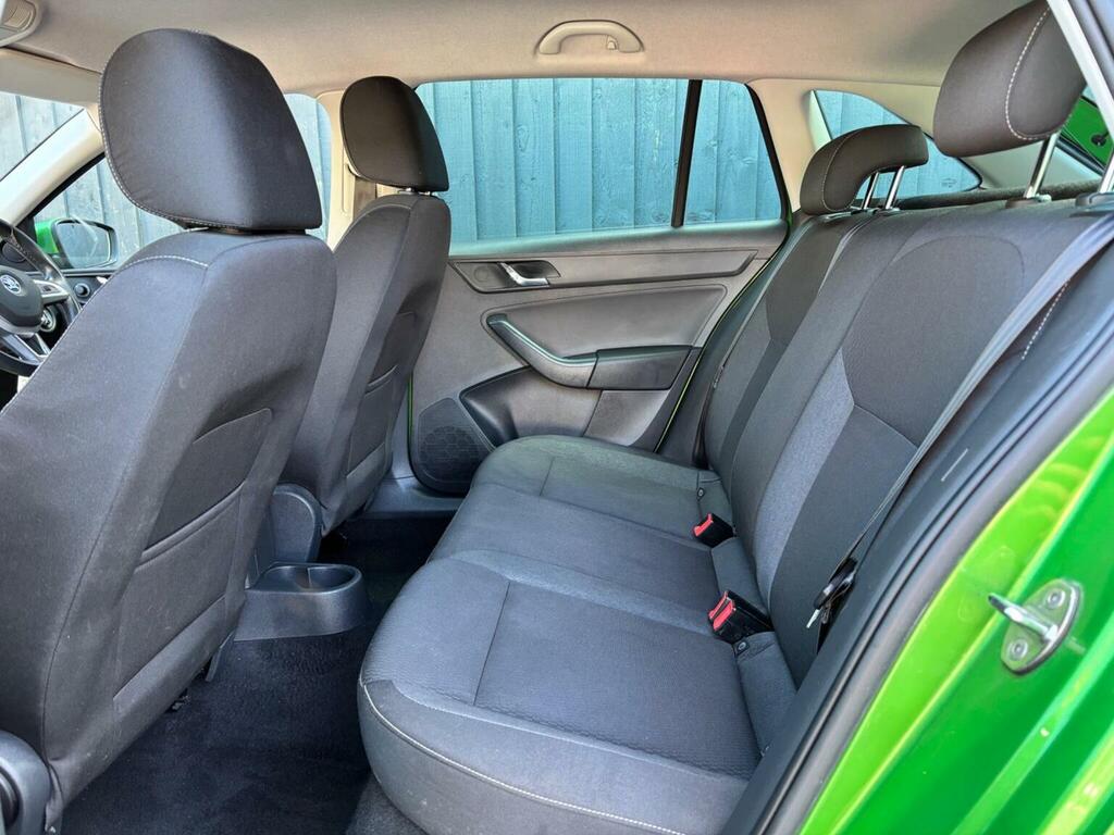 Skoda Rapid Spaceback 1.6L Se White #13