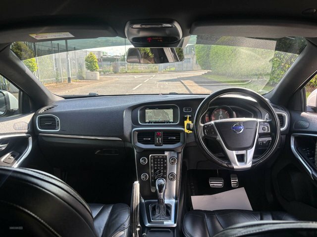 Volvo V40 2.0 D4 R-design Nav 187 Bhp Red #16
