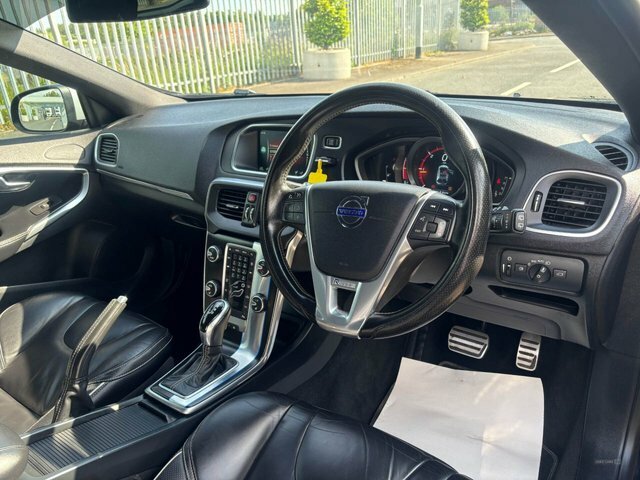 Volvo V40 2.0 D4 R-design Nav 187 Bhp Red #8