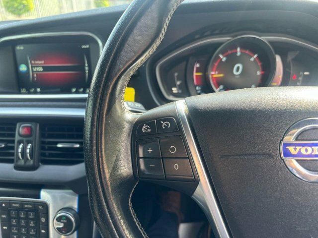 Volvo V40 2.0 D4 R-design Nav 187 Bhp Red #9