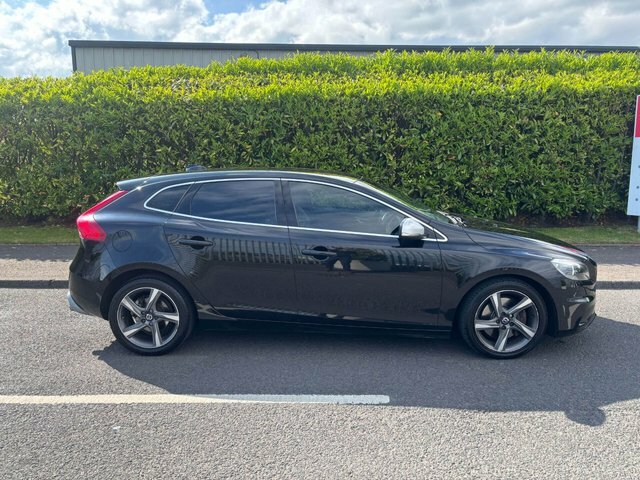Volvo V40 D2 R-design Lux Nav Black #3