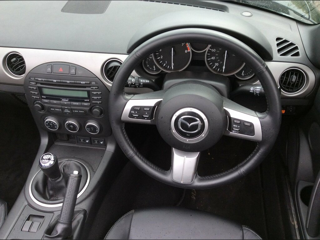 Mazda MX-5 Venture White #8