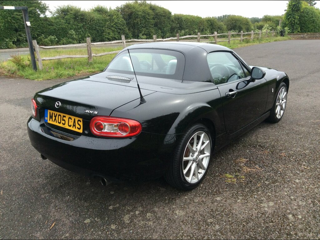 Mazda MX-5 Venture White #21