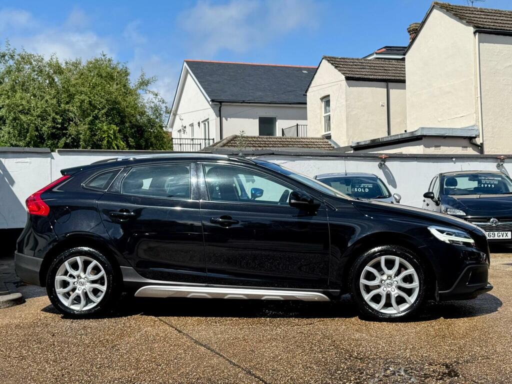 Volvo V40 Cross Country Hatchback 2.0 D2 Pro Euro 6 Ss 20171 Black #2