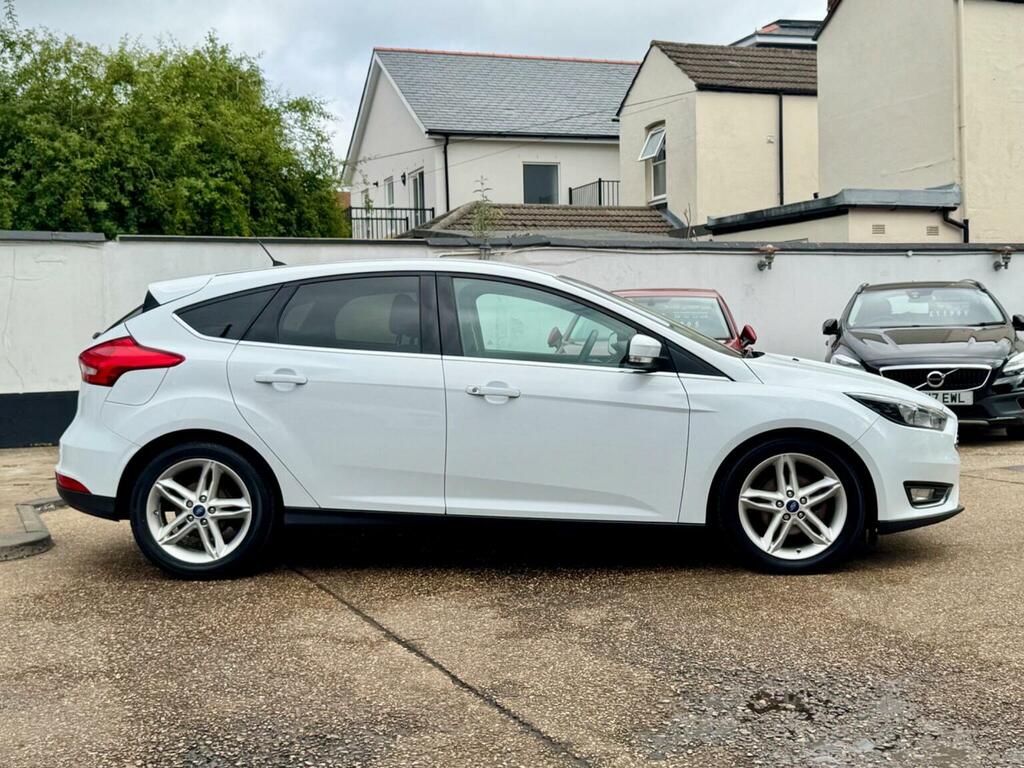 Ford Focus Hatchback 1.5 Tdci Titanium Euro 6 Ss 2015 White #2