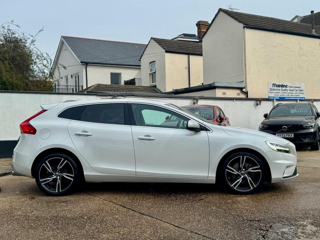 Volvo V40 2.0 D4 R-design Pro Euro 6 Ss White #2