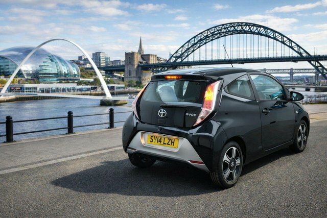 Toyota Aygo 1.0 Vvt-i X-clusiv Euro 5 Euro 5 Black #2