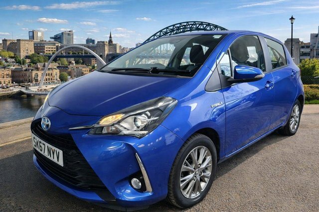 Toyota Yaris 1.5 Vvt-h Icon Tech E-cvt Euro 6 S S SK67NYV Blue #3