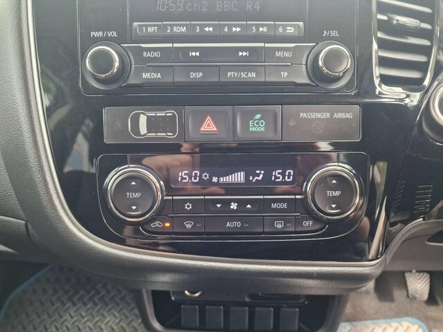 Mitsubishi Outlander Outlander 4H Phev Cvt White #37