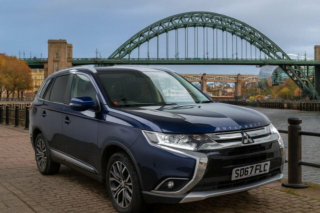 Mitsubishi Outlander 2.2 Di-d 3 4Wd Euro 6 S S Blue