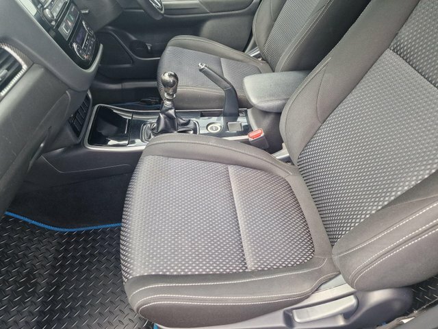 Mitsubishi Outlander Outlander 4H Phev Cvt White #41