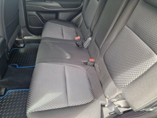 Mitsubishi Outlander Outlander 4H Phev Cvt White #25