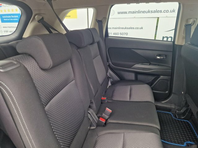 Mitsubishi Outlander Outlander 4H Phev Cvt White #30