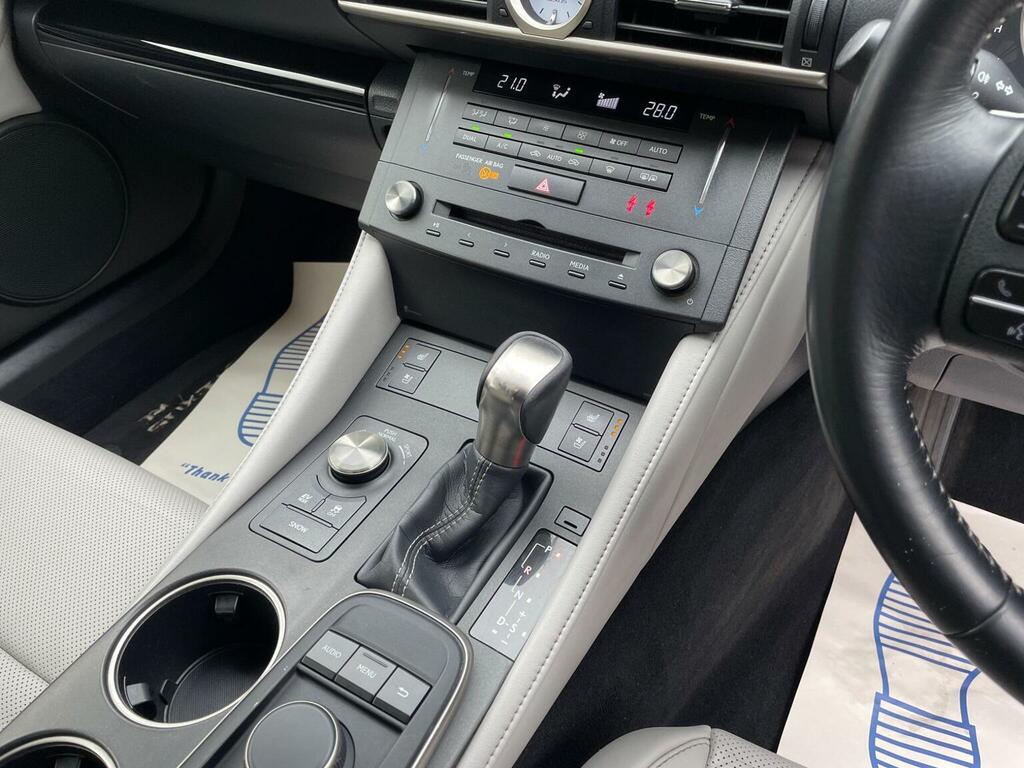 Lexus RC Coupe White #15