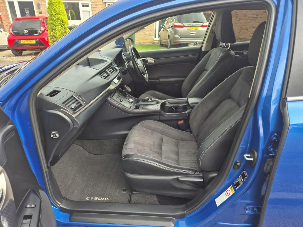 Lexus CT 1.8 200H Premier Black #34
