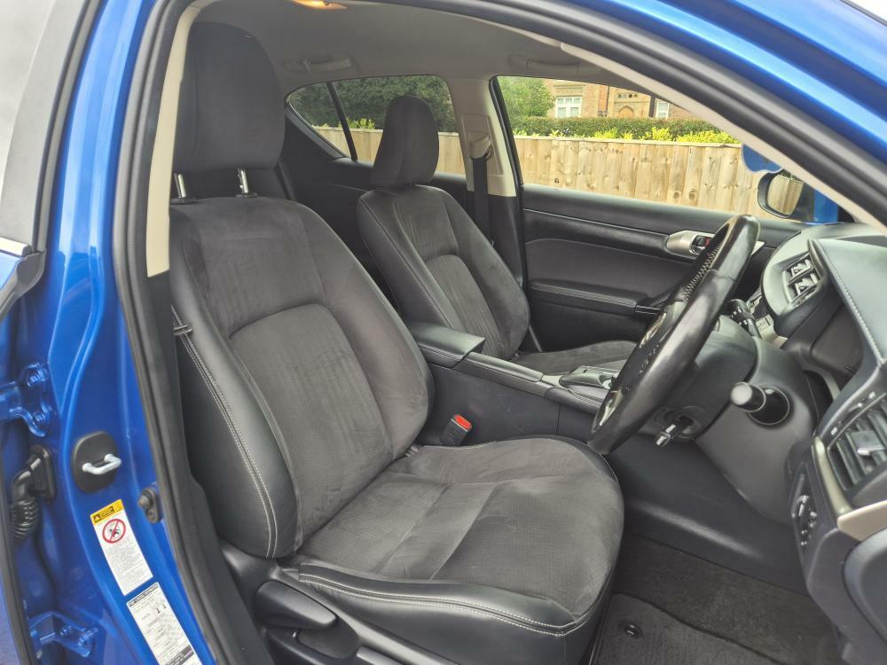 Lexus CT 1.8 200H Premier Black #17