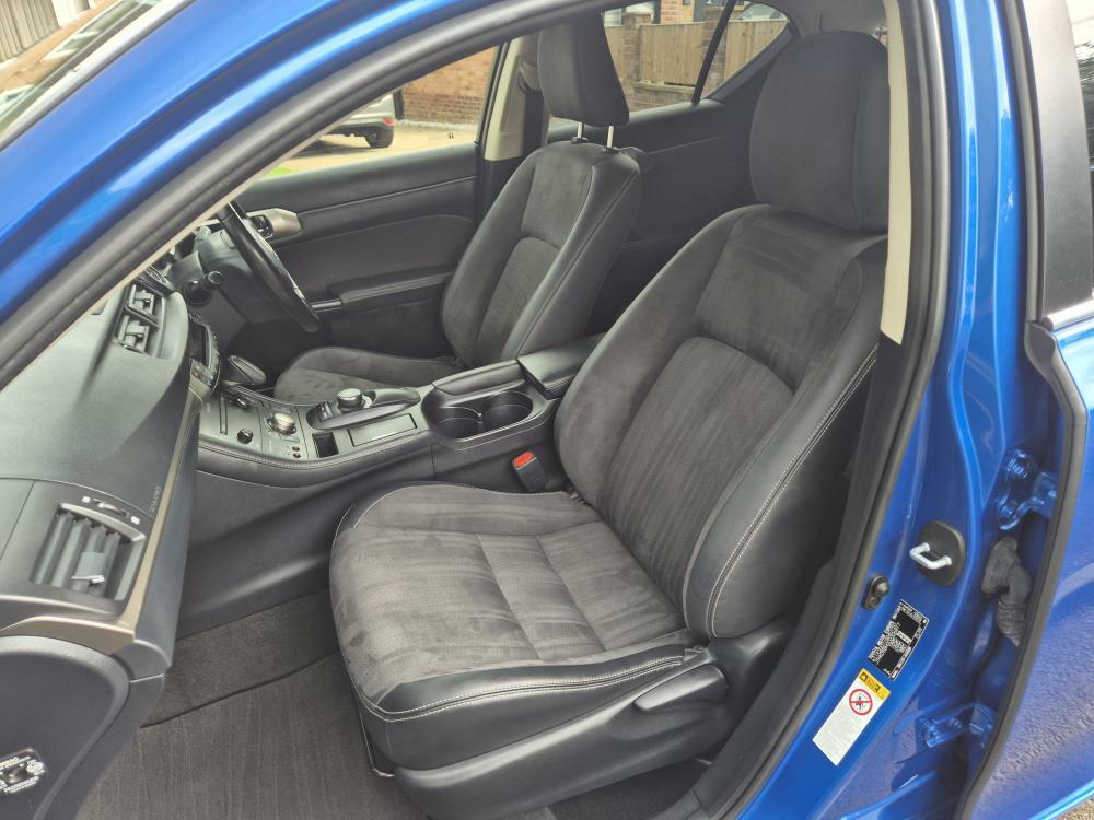 Lexus CT 1.8 200H Premier Black #35