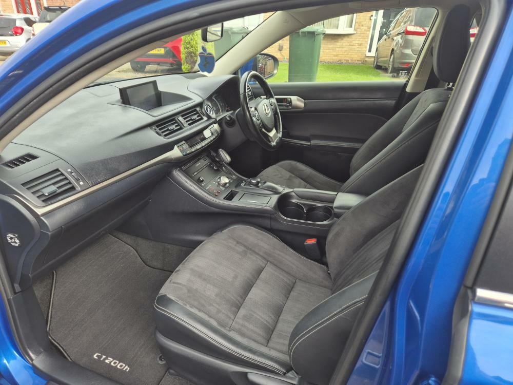 Lexus CT 1.8 200H Premier Black #32