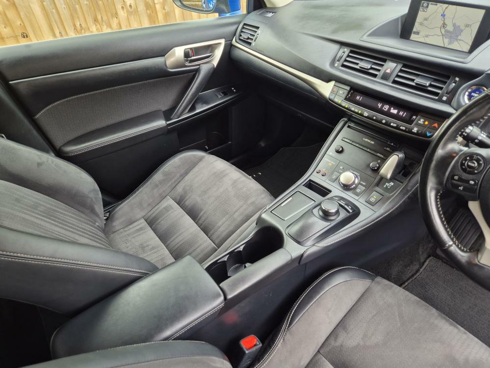 Lexus CT 1.8 200H Premier Black #15