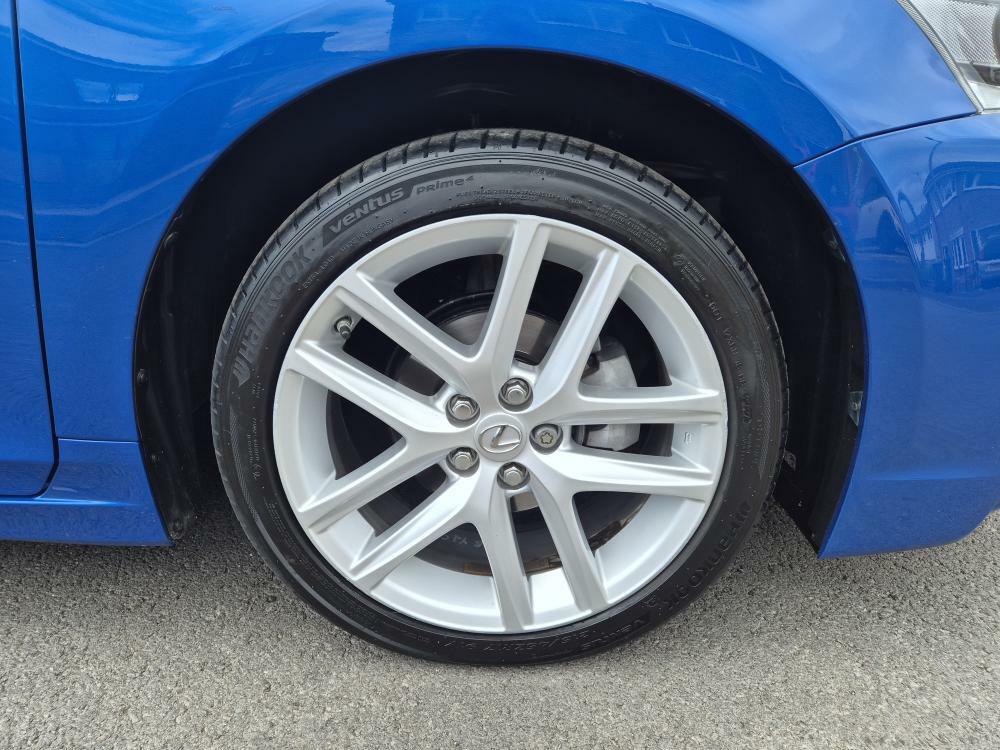 Lexus CT 1.8 200H Premier Black #42