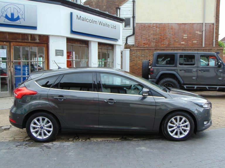 Ford Focus 1.0 Ecoboost 125 Titanium Grey #2