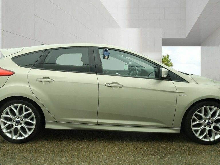 Ford Focus 1.0 Ecoboost 140 St-line Navigation Silver